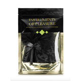coffret plumeau menottes satin masque Bijoux Indiscrets.